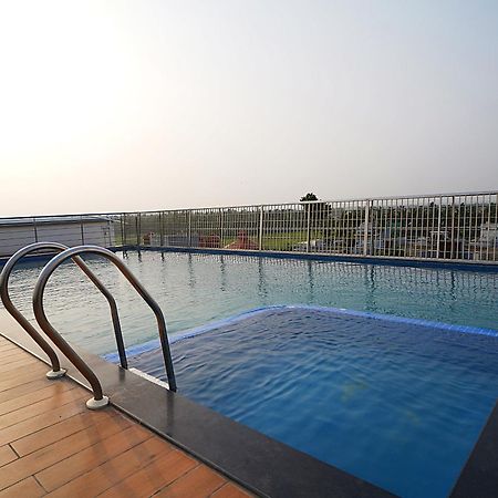 Blue Waves Hotel Tajpur エクステリア 写真