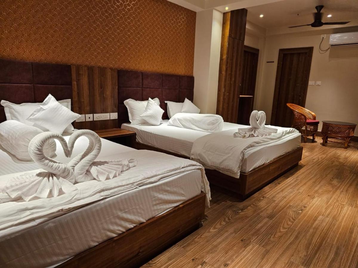 Blue Waves Hotel Tajpur エクステリア 写真