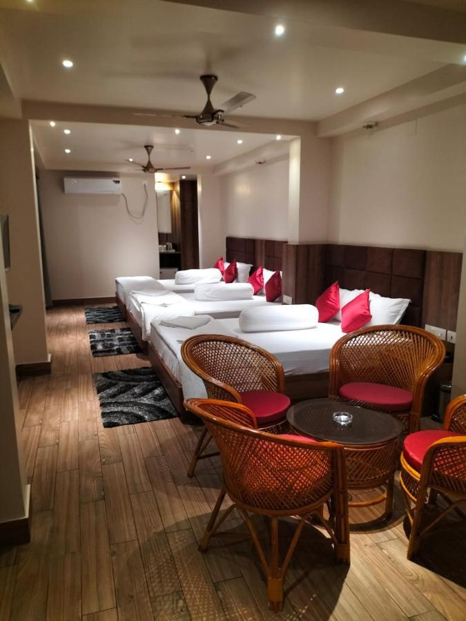 Blue Waves Hotel Tajpur エクステリア 写真