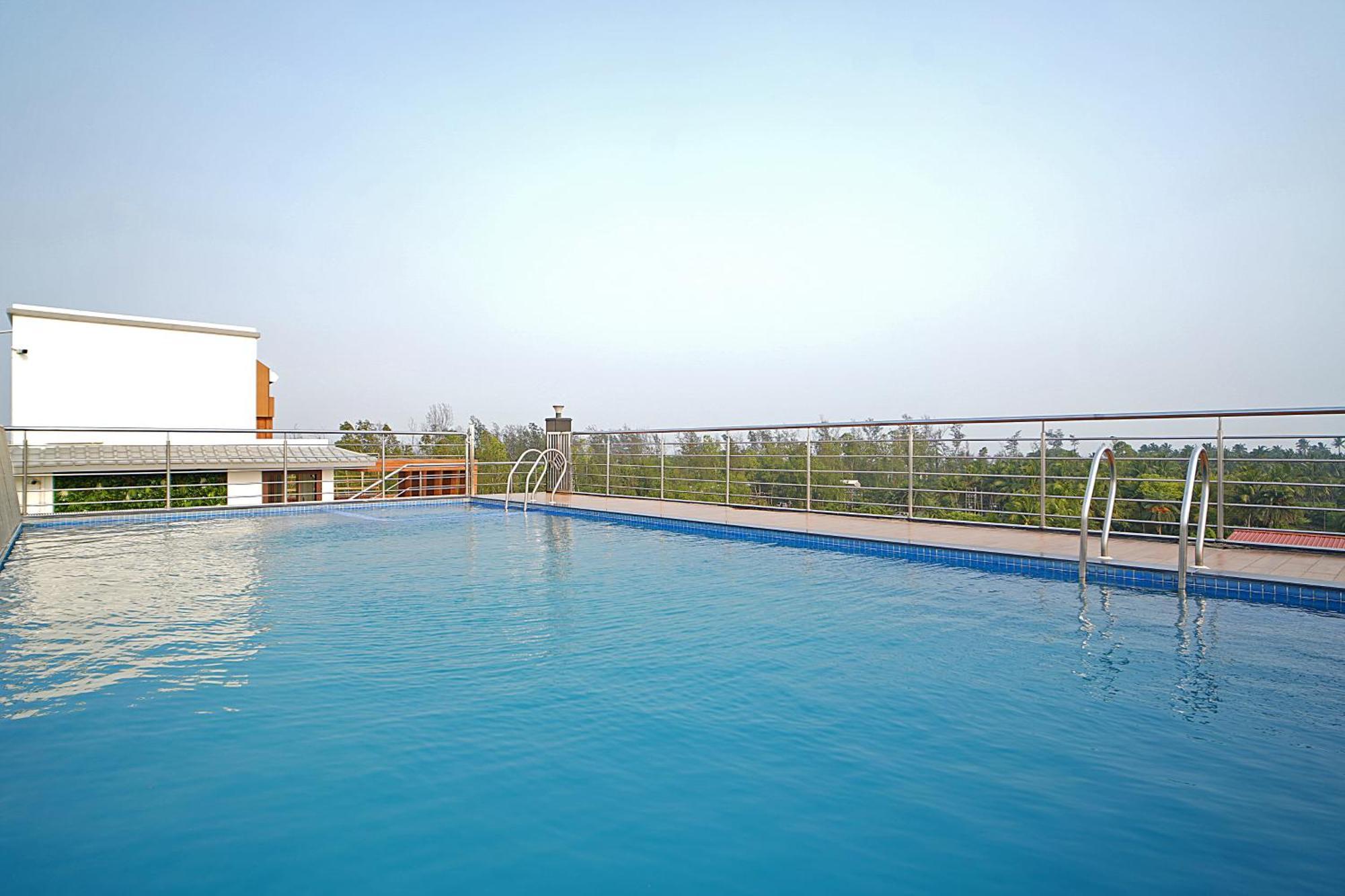 Blue Waves Hotel Tajpur エクステリア 写真