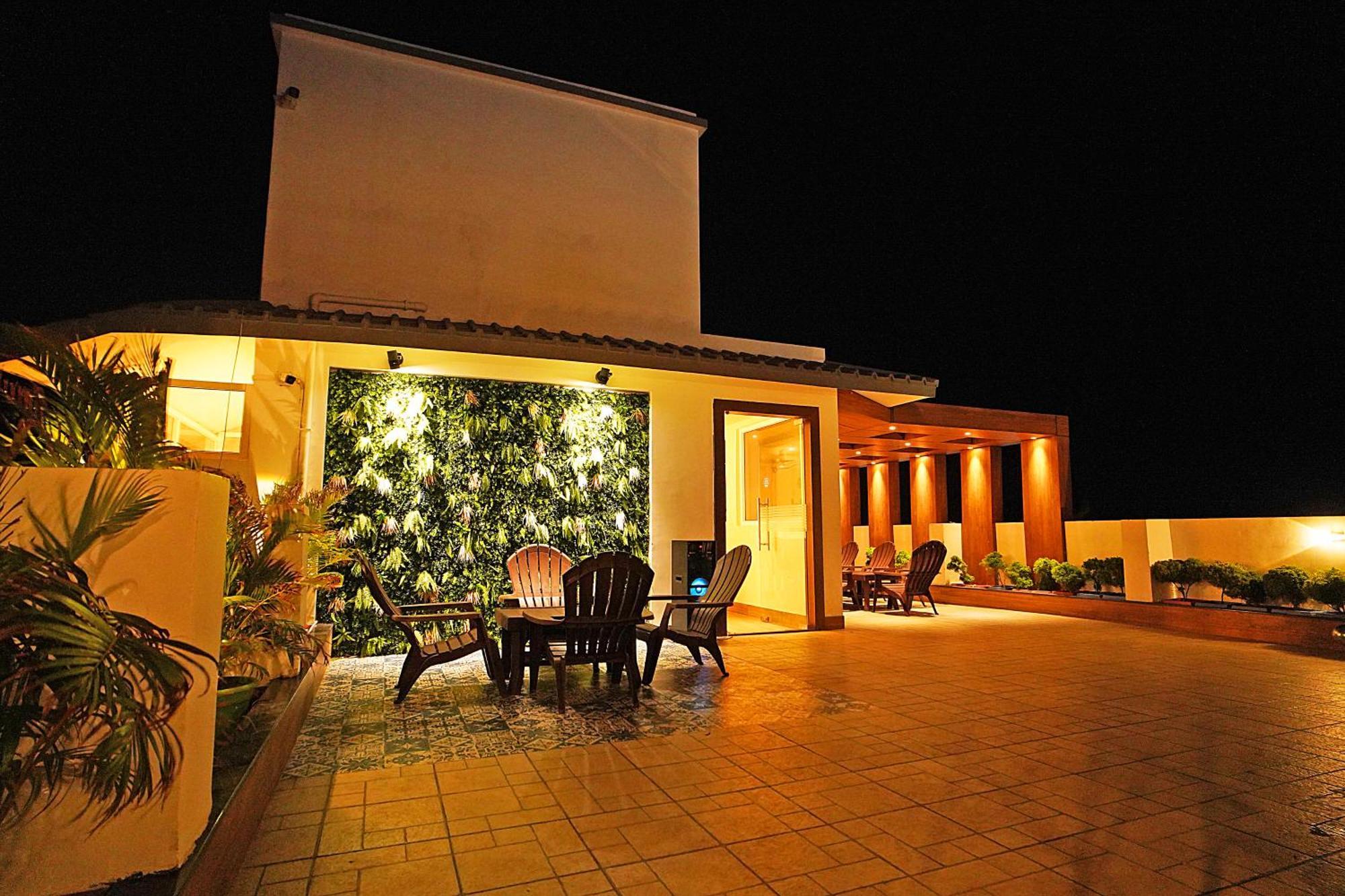 Blue Waves Hotel Tajpur エクステリア 写真