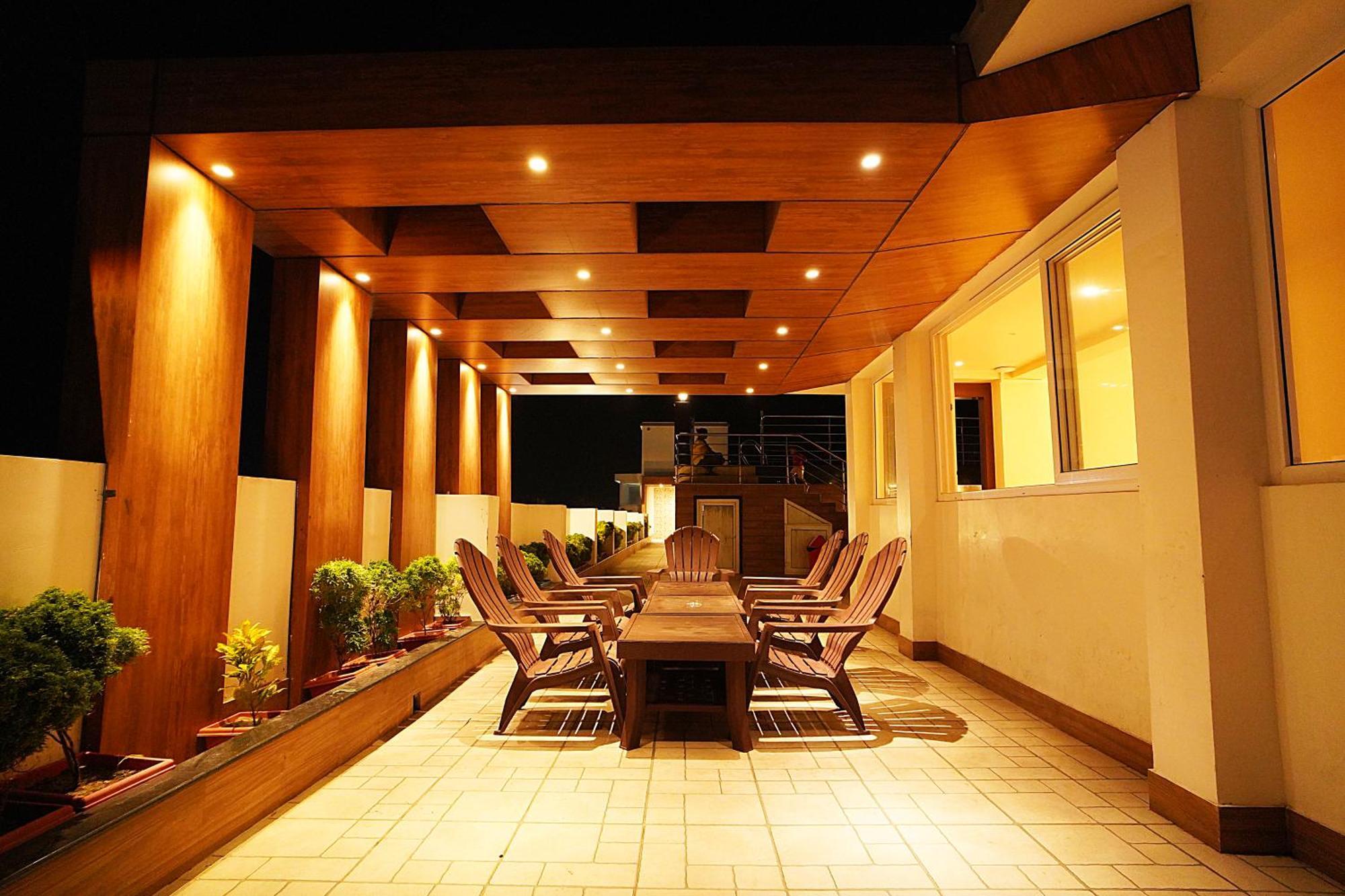Blue Waves Hotel Tajpur エクステリア 写真