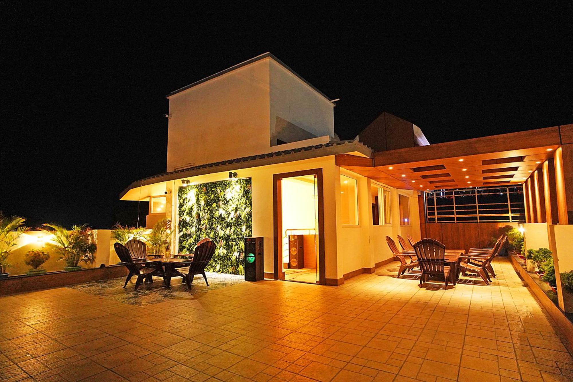 Blue Waves Hotel Tajpur エクステリア 写真