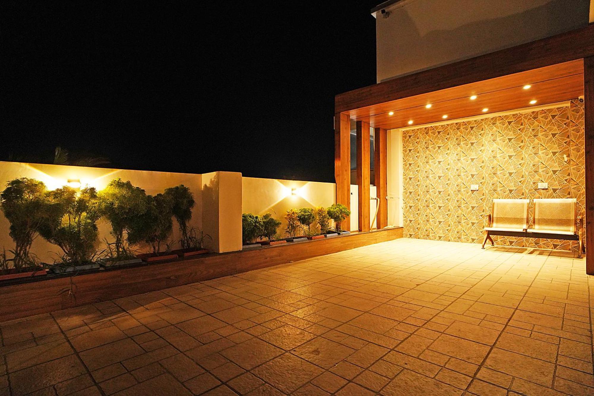 Blue Waves Hotel Tajpur エクステリア 写真